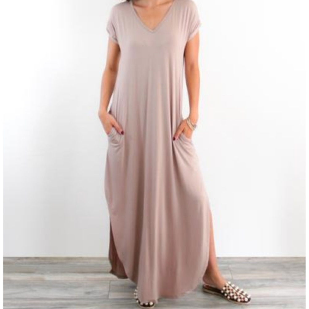 NWT V Neck Pocket Maxi Dress